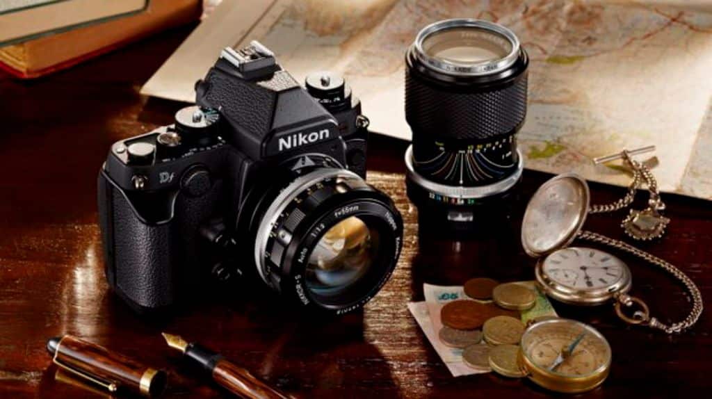 Nikon - loại máy ảnh kinh điển của năm 2023